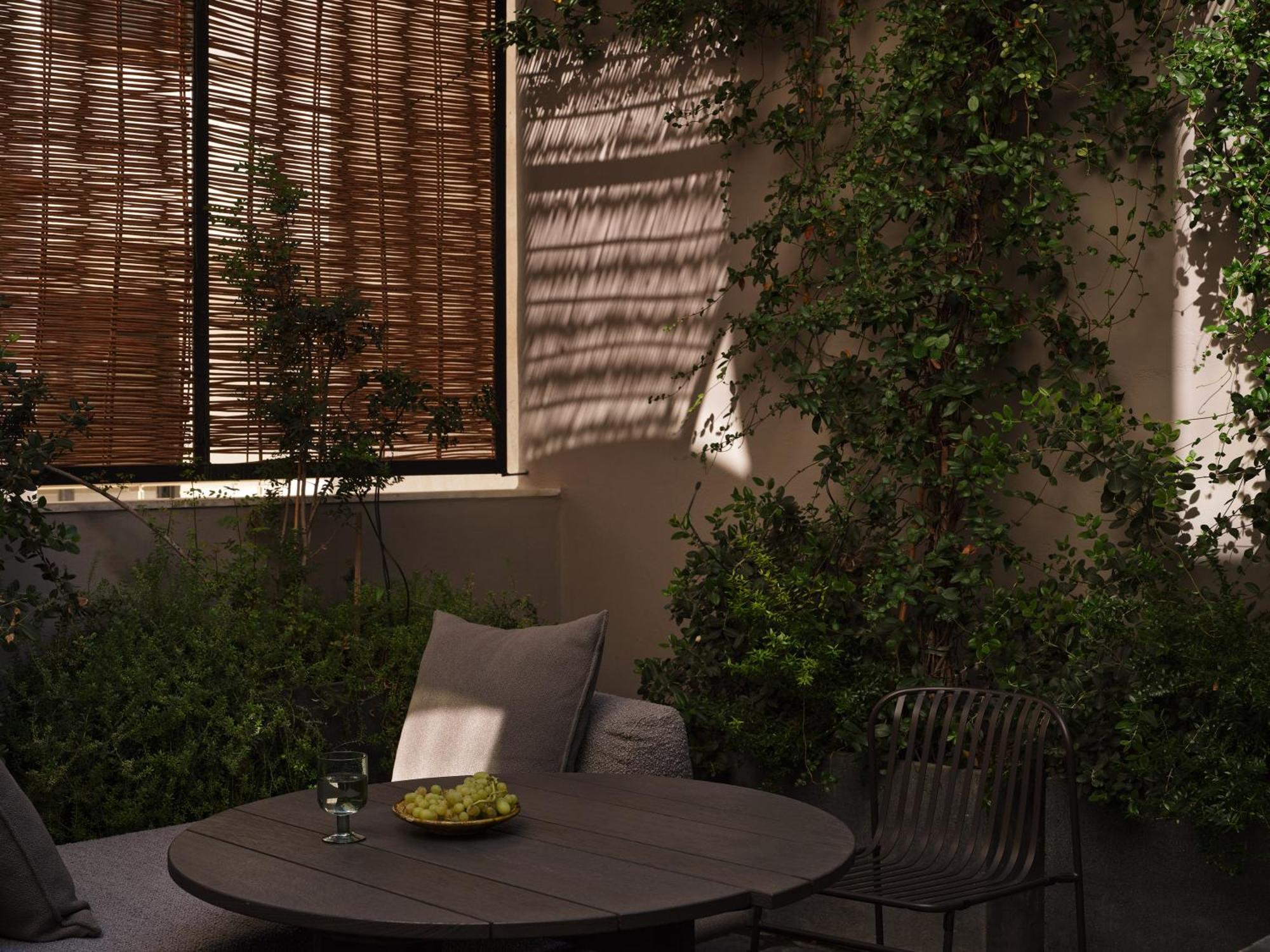 Monastik Living In Athina Hotel Athena Bagian luar foto